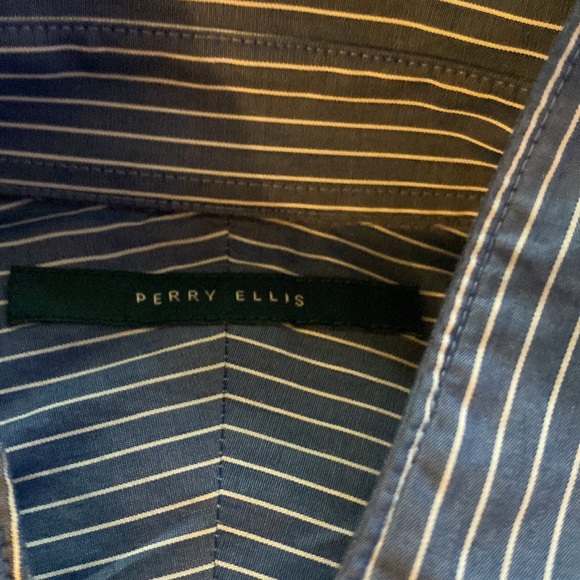 Perry Ellis dress shirt used in great condition - Picture 3 of 4